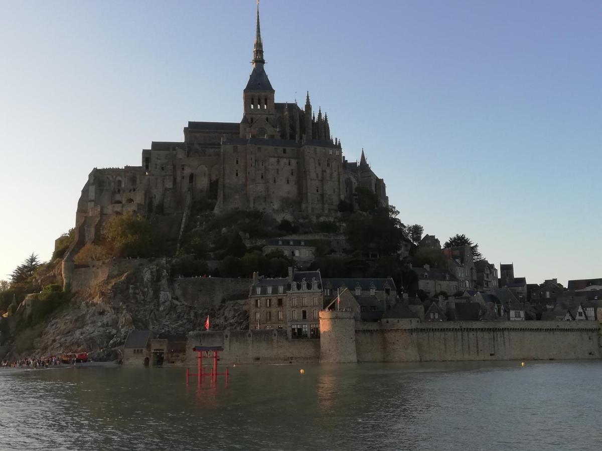 Chambres D'Hotes Les Fleurettes En Baie Du Mont Saint Michel Esterno foto