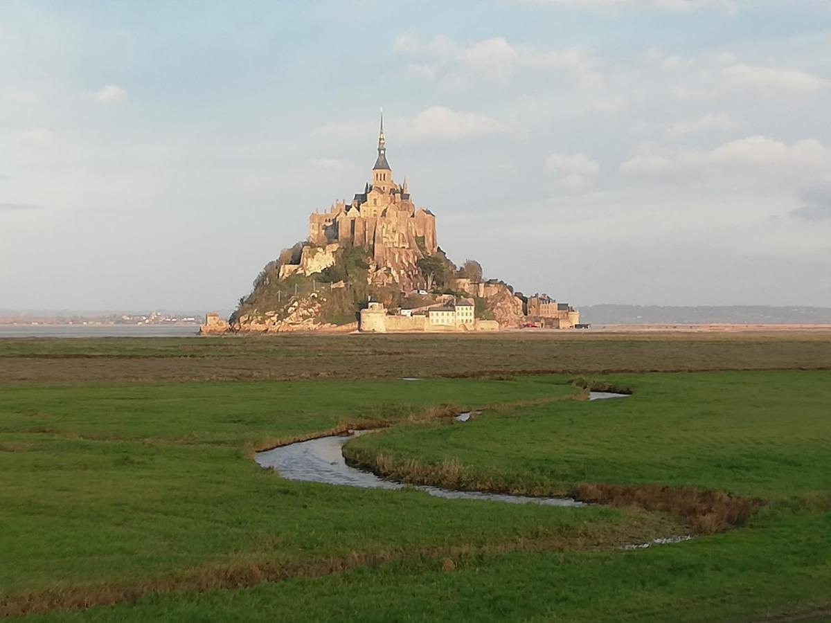 Chambres D'Hotes Les Fleurettes En Baie Du Mont Saint Michel Esterno foto