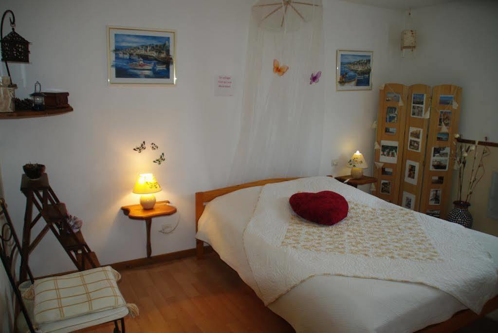 Chambres D'Hotes Les Fleurettes En Baie Du Mont Saint Michel Esterno foto